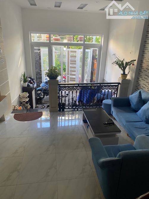 Bán nhà Vĩnh Nguyên-Nha Trang, Đường oto cách trần phú 100m. •DT:79.7m2 ( ngang 4m nở hậu) - 3