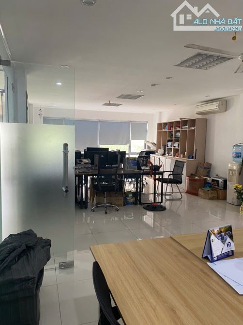 Bán toà Văn Phòng Mặt phố Nguyễn Hoàng Tôn DT 320m2 x 10 tầng, MT 11m, Giá 120 tỷ - 4