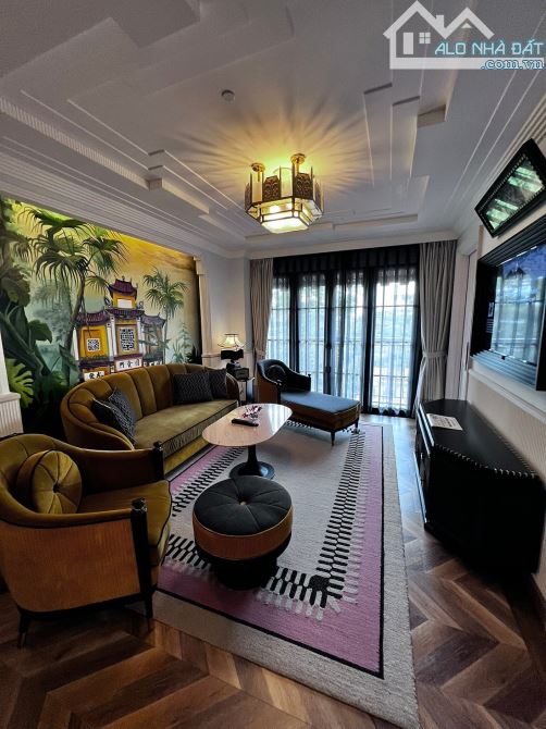 Dòng tiền 68 tỷ/ năm - khách sạn mặt phố Lò Sũ 350m2 x MT 9m x 90 Phòng.- Giá 392 Tỷ