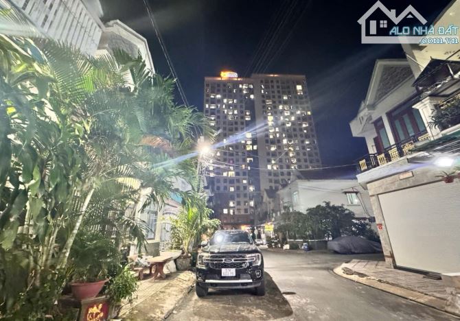 BÁN Nhà 2 tầng hoàn công đầy đủ ngay QL1K Dĩ An – 69m² (6x11.5m) Ô TÔ NGỦ NHÀ. 5,25T - 4