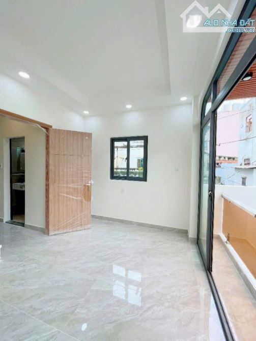 Cho thuê nhà đẹp , 3 tầng , Ngang 4 dài 10 , Trước nhà 5m , Đoàn Văn Bơ , Q4. - 4