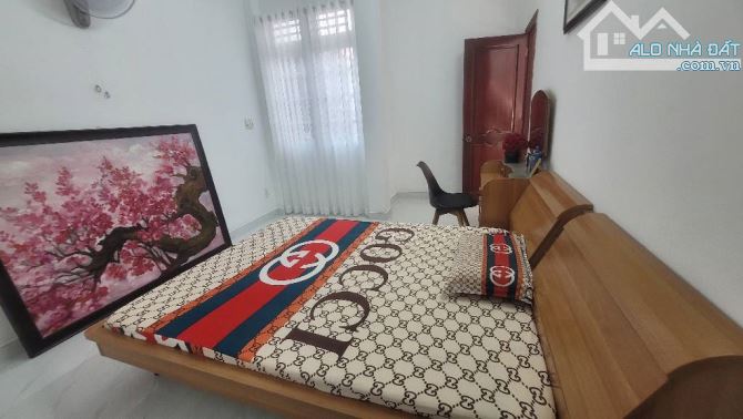 Vị trí đẹp, 7 chỗ tránh, Đ. Phan Sào Nam, 45m2, trệt 2 lầu đã chắc chắn còn đẹp - 8 tỷ xíu - 4