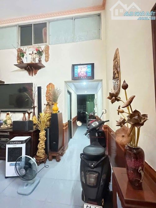 Bán Căn Nhà Cấp 4 Gác Đúc Sổ Riêng Mặt nhựa thông Dĩ an Bình Dương 3350 triệu - 4
