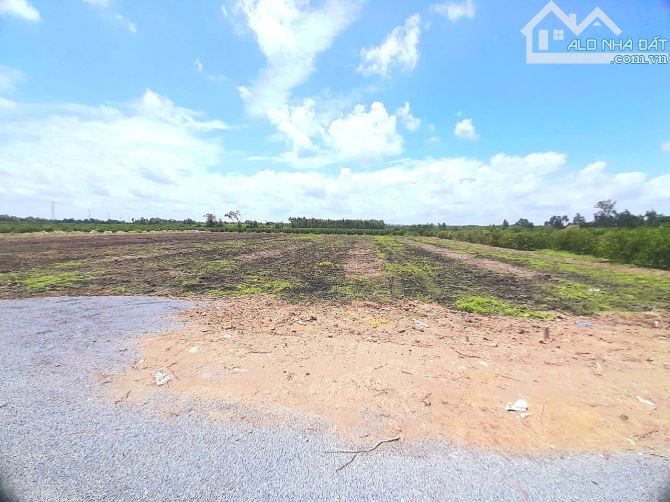Siêu phẩm, Chỉ 759tr sở hữu 1164m2 đất vườn View Kênh - 4