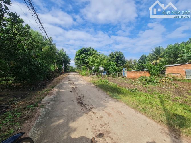 Đất nghỉ dưỡng 1000m² góc 2 mặt tiền có suối gần hồ Núi Le xã Xuân Lộc 26 m MT bê tông - 4