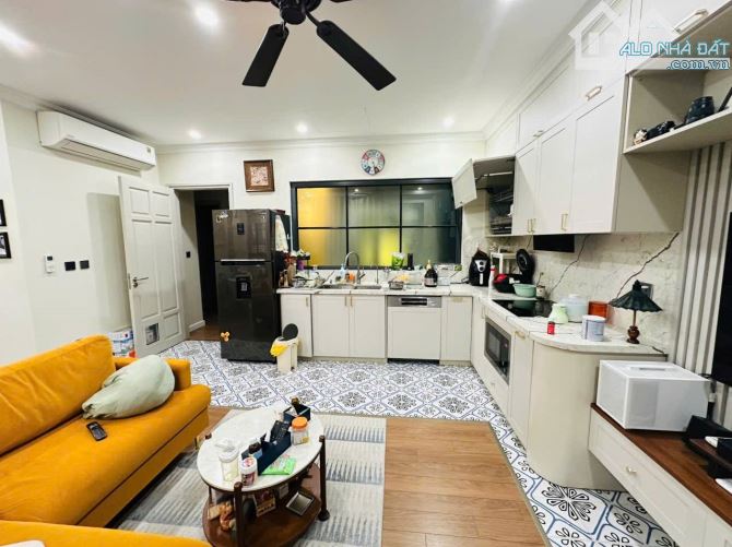 Bán nhà Xuân ĐỈnh, Bắc Từ Liêm. Gần Phạn Văn ĐỒng, CV Hoà Bình. 123m2. giá : 38 Tỷ - 4