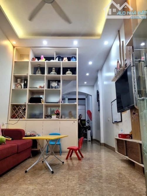 PHẠM THẬN DUẬT – CẦU GIẤY – 50m² – 4 TẦNG – MẶT TIỀN 3,3M – PHÂN LÔ – GIÁ 14 TỶ - 4