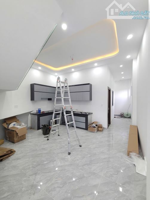 nhà 1 trệt 1 lầu 100m2 3ty7 TL full nội thất, cách đường Phạm Văn Diêu 100m p.Tân Hạnh - 4