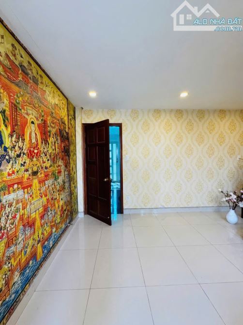 Bán gấp! Giảm còn 13,5 tỷ TL - Sát mặt tiền - Phạm Văn Đồng Bình Thạnh - DT 4,5x19m 4Tầng - 4