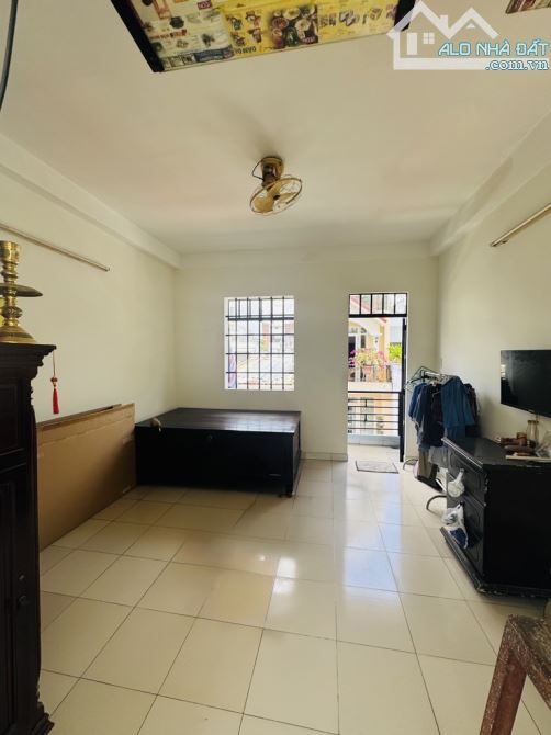 BÁN GẤP NHÀ HẺM NHỰA 6M ĐƯỜNG THOẠI NGỌC HẦU , 71M2 , 4,2 x 17 , 4TẦNG . GIÁ NHỈNH 7TỶ - 4