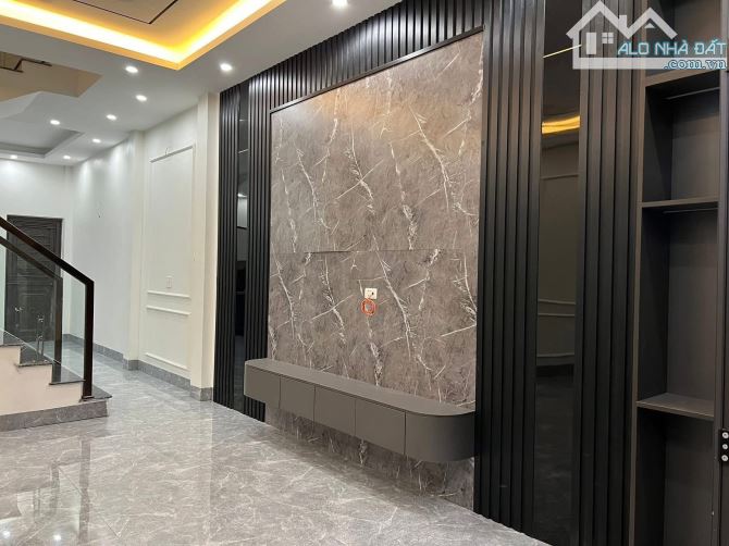 Bán nhà mặt đường Nguyễn Huy Tưởng khu Trầm Cá - 4
