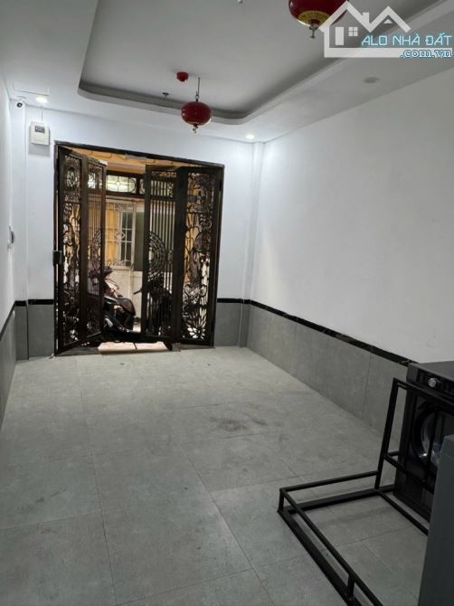 TRUNG TÂM HAI BÀ TRƯNG, TÌM CHỦ MỚI CHO TOÀ NHÀ DÒNG TIỀN , 2 THOÁNG TRƯỚC SAU GẦN PHỐ. - 4