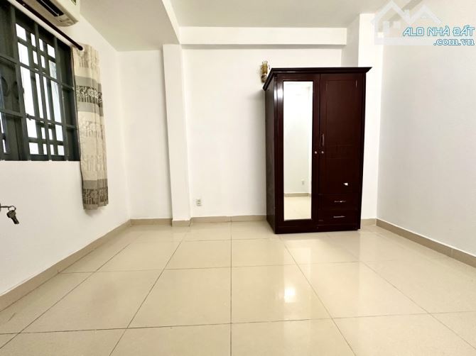 CĂN GÓC 2MT HXH NGUYỄN VĂN QUỲ, 3 TẦNG ĐÚC, 5.5M x 12M, NHỈNH 5 TỶ - 4
