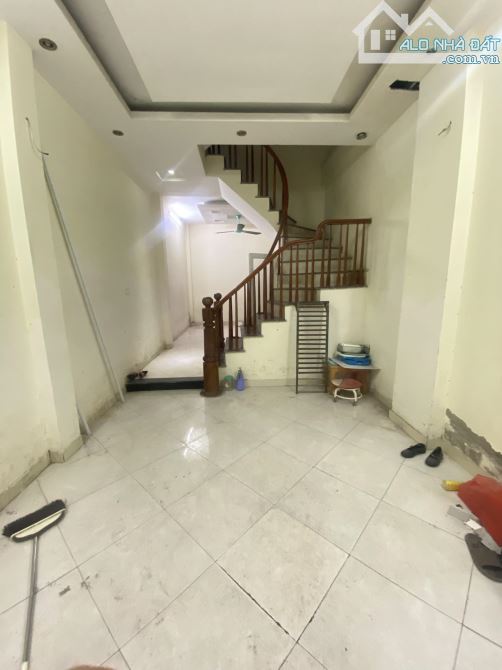 BÁN NHÀ TRIỀU KHÚC LÔ GÓC , Ô TÔ VÀO NHÀ, NGÕ THÔNG 38M2 5 TẦNG GIÁ 8,6 TỶ - 4