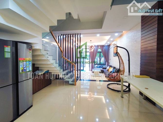 Nhà 4 tầng, 5 phòng ngủ, khu Nam Việt Á - B467 - 4