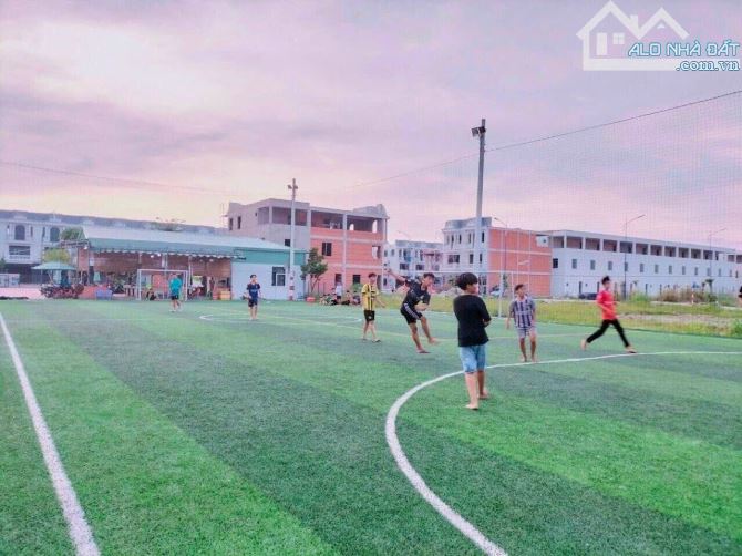 CHÍNH CHỦ BÁN NHANH CĂN SHOPHOUSE 1 TRỆT 2 LẦU TRONG KCN BÀU BÀNG GIÁ 2TY250 - 4