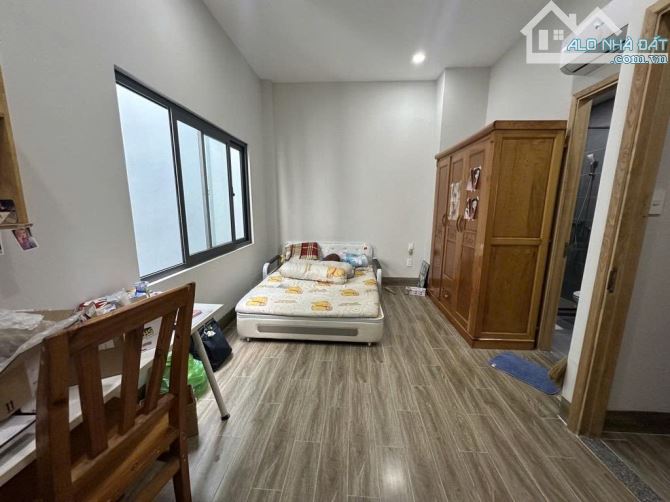 HẺM TRƯỚC NHÀ 4,5M SÁT THỐNG NHẤT - DT 5 x 15 - 3 TẦNG 4 PN - NT CAO CẤP - HƠN 7 TỶ - 4
