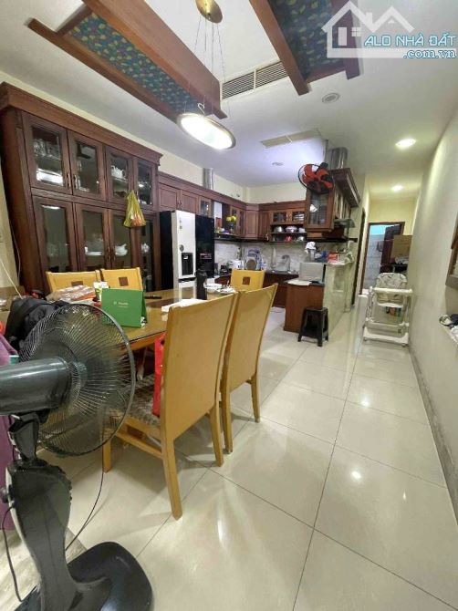 KHU CƯ XÁ LỮ GIA ĐƯỜNG SỐ 3 -P.15- Q.11- DT: 4/4.1*27.5M- 21 TỶ - 4