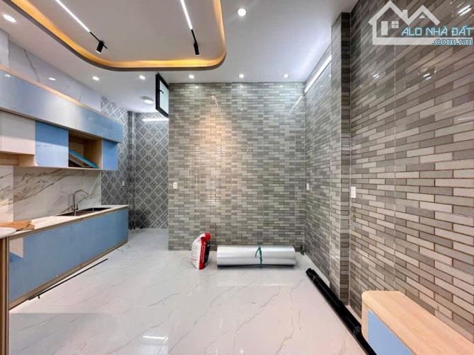 BÁN NHÀ MỚI XÂY ĐẸP HẺM Ô TÔ NGUYỄN THÔNG - 4