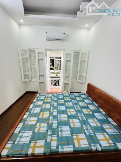 BÁN NHÀ LÔ GÓC QUAN HOA CẦU GIẤY 50m 12 TỶ 4 TẦNG MT3.5m OTO ĐỖ KINH DOANH - 4