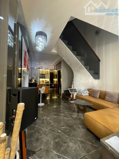 TÂN PHÚ - ĐỘC LẬP - ĐƯỜNG XE TẢI - 5 TẦNG - 60M2 - GẦN CHUNG CƯ - KINH DOANH BUÔN BÁN ĐỈNH - 4