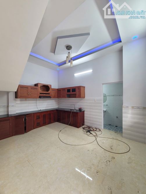 Bán nhà 1 trệt 1 lầu góc 2MT KDC p.Tân Đông Hiệp Tp.Dĩ An chỉ 4ty500 TL M7560 - 4