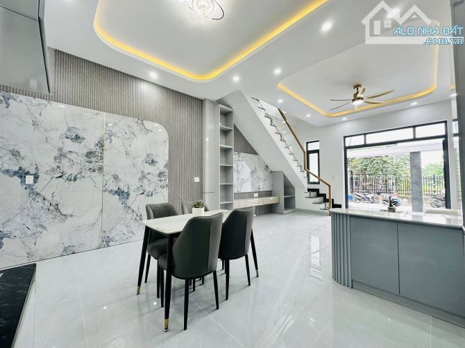 NHÀ 1 TRỆT 1 LẦU – PHÚ HÒA  sân ô tô, phòng khách, 3PN, bếp, 2WC - 4