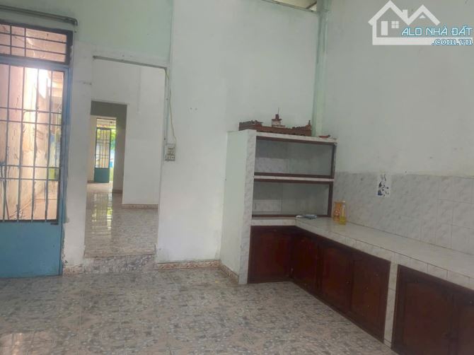 Bán nhà cấp 4, hẻm rộng 2m,  cách đường Nguyễn Thị Định 100m dt 116m2 giá 4 tỷ600 triệu TL - 4
