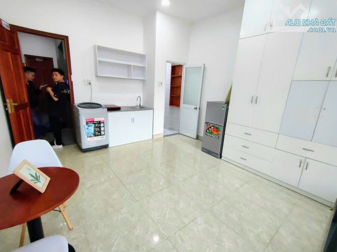 CHO THUÊ PHÒNG STUDIO BAN CÔNG – QUẬN 1, GẦN UEH, ĐẠI HỌC HOA SEN - 4