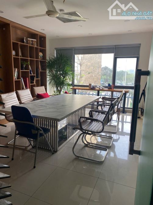 Bán toà Văn Phòng Mặt phố Nguyễn Hoàng Tôn DT 320m2 x 10 tầng, MT 11m, Giá 120 tỷ - 5