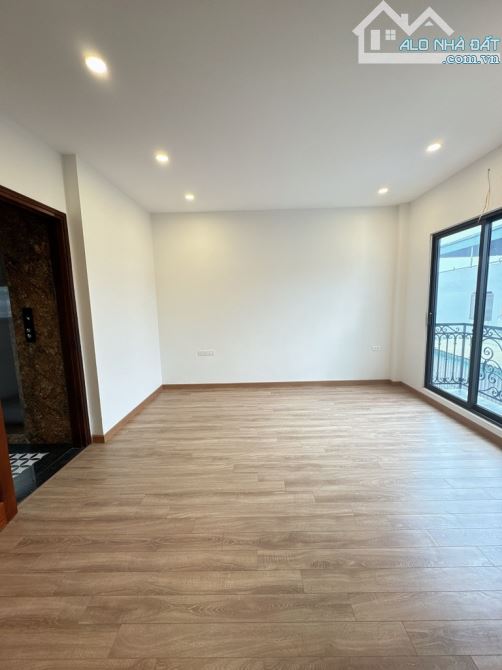 8.8 Tỷ /43 M2 /6 tầng thang máy/ Đê Vàng/ Giang Biên - 5