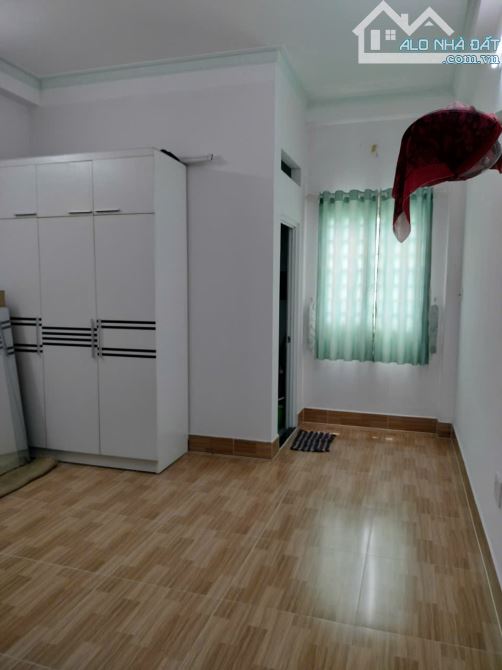 Bán nhà mặt tiền đường rộng 16m, 4 tầng, vào ở liền, P. Bình Phú, TP HCM - 5
