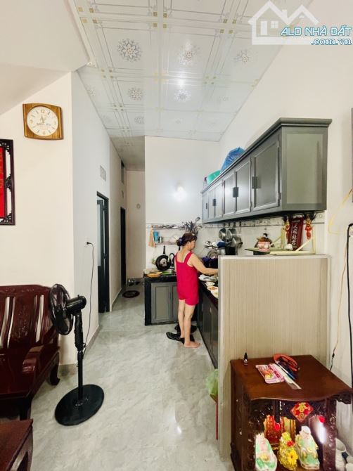 Bán nhà giáp Tân Quỳ Tân Quý, 5.3mx10m, nhỉnh 4 tỷ. - 5