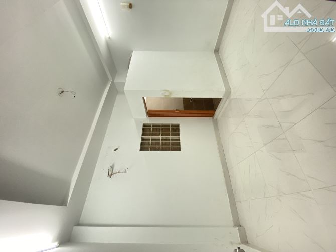 Nhà Bông Sao 2lầu 4pn dt 4.4x9m shr đúc BTCT giá 5.38tỷ tl. - 5