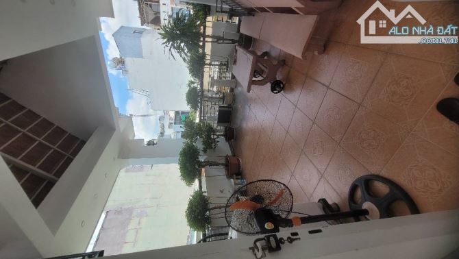 Vị trí đẹp, 7 chỗ tránh, Đ. Phan Sào Nam, 45m2, trệt 2 lầu đã chắc chắn còn đẹp - 8 tỷ xíu - 5
