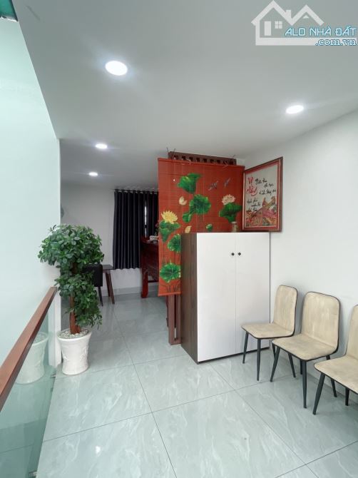 NHÀ 3 LẦU,  (5x18.5), PHÒNG NGỦ TRỆT, HOÀN CÔNG, HẺM 6M, CHỈ 3 ĐỒNG TL - 5