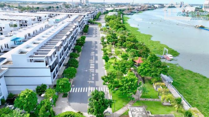 Nhà Góc 2 Mặt Tiền-Nguyễn Văn Tuôi- The Pearl Riverside - Nhỉnh 4 Tỷ - 5