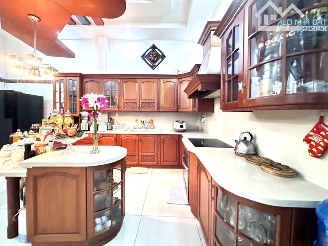 TRUNG TÂM GV 125M2 NGANG 7.8 NHÀ 4 TẦNG  HẺM XE HƠI TRONG NHÀ - 5