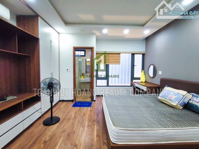 Nhà 4 tầng, 5 phòng ngủ, khu Nam Việt Á - B467 - 5