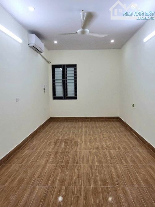 Trung Phụng - Hàng rẻ đẹp nhất khu vực - Nhà dân xây chắc chắn - Hai mặt ngõ trước sau - 5