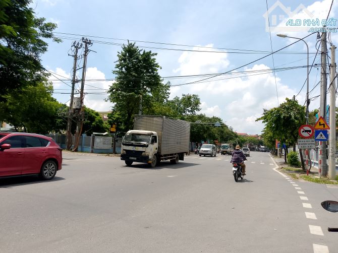 💥 LÔ GÓC,CỰC ĐẸP + 3.3 TỶ 76M 7.8M Tiền + Ô TÔ ĐỖ CỬA + NGÕ THÔNG + CHỢ GẦN NHÀ - 5