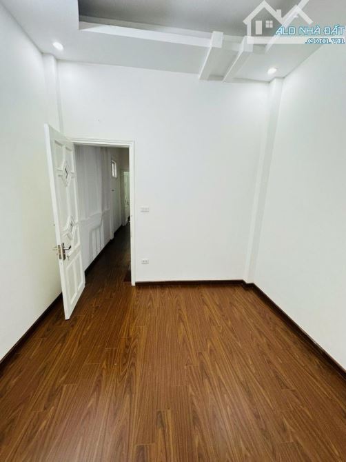 BÁN NHÀ LÔ GÓC QUAN HOA CẦU GIẤY 50m 12 TỶ 4 TẦNG MT3.5m OTO ĐỖ KINH DOANH - 5