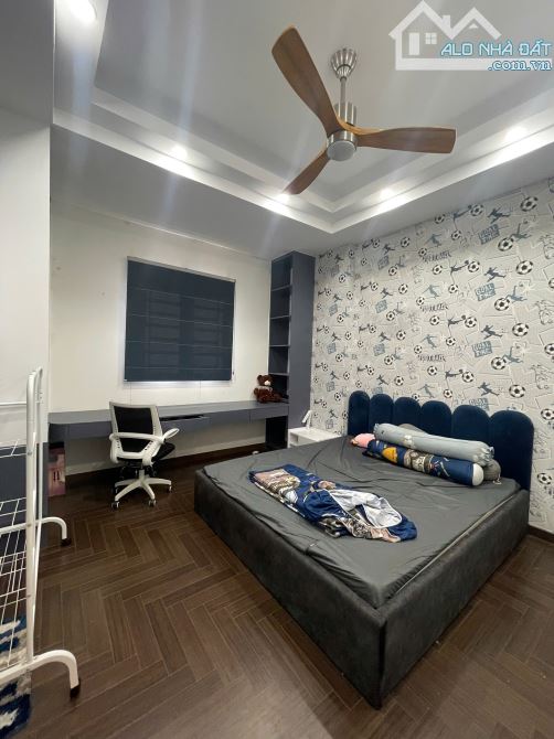 TÂN PHÚ - ĐỘC LẬP - ĐƯỜNG XE TẢI - 5 TẦNG - 60M2 - GẦN CHUNG CƯ - KINH DOANH BUÔN BÁN ĐỈNH - 5