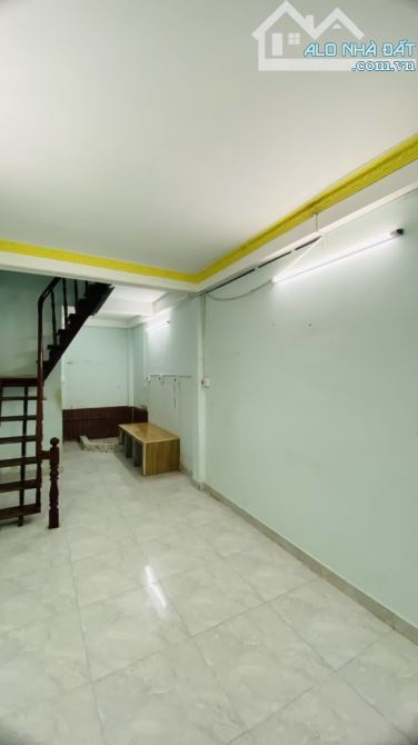 HẺM NHỰA XE TẢI NGUYỄN ĐÌNH CHIỂU -P.5-Q.3- DT:42.5M2- 7 TỶ 4 - 5