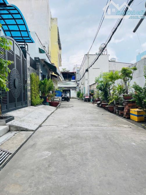 🔥Nhà 2️⃣Tỷ3️⃣ Hương Lộ 2 có gì  ✅3x8 đúc 3 tấm - 2 phòng 2 tolet - 5