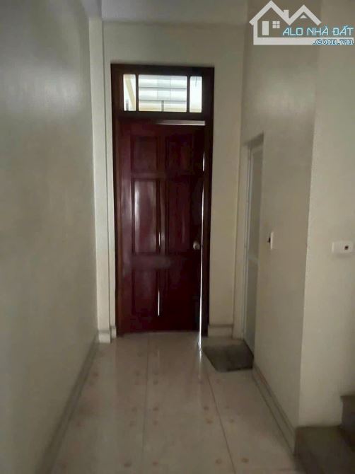 11 TRIỆU 🏡 CHO THUÊ NHÀ NGUYÊN CĂN TẠI 268 PHỐ NGỌC THỤY 🚗 Ô TÔ ĐỖ CỬA 65M2 – 4 TẦNG - 5