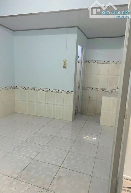 Nhà 2 tầng mặt tiền cây da xề gần siêu thị go QL1k dt 100m - 6