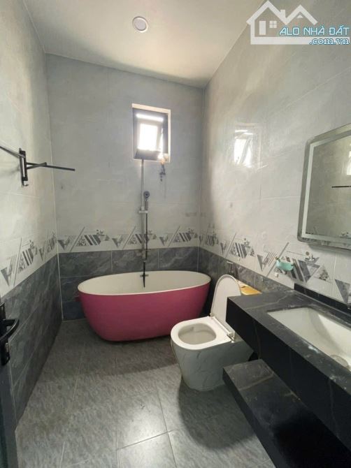 CHỦ GỬI BÁN NHÀ 1 TRỆT 1 LÀU PHƯỜNG BIÊN HOÀ( hoá an củ). DT: 4x15=60M2. GIÁ: 3TỶ2 - 6