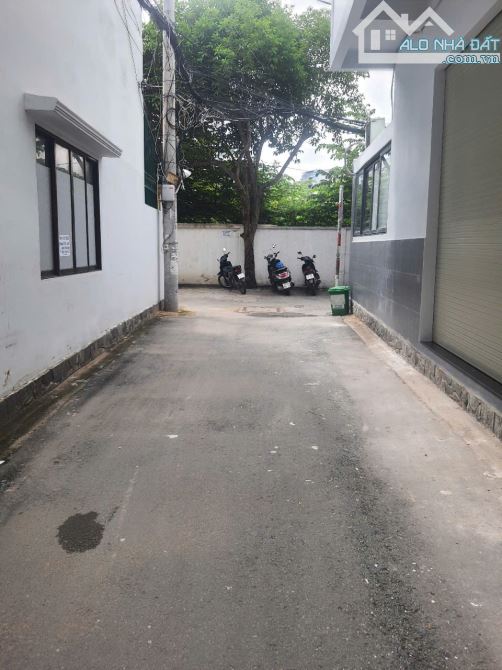 Siêu phẩm 5 tầng khu sân bay Hậu Giang - Trường Sơn - có hầm rộng - chủ xây tâm huyết - 6