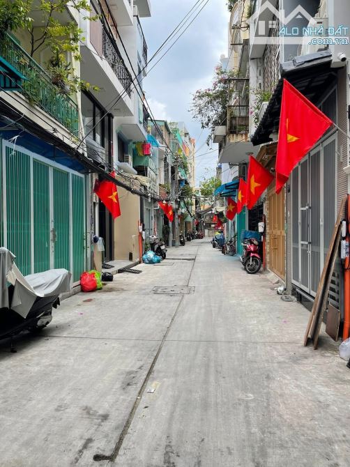 Hxh 416 Nguyễn Đình Chiểu, Quận 3, 3 lầu, sân thượng, 3 phòng ngủ - 6